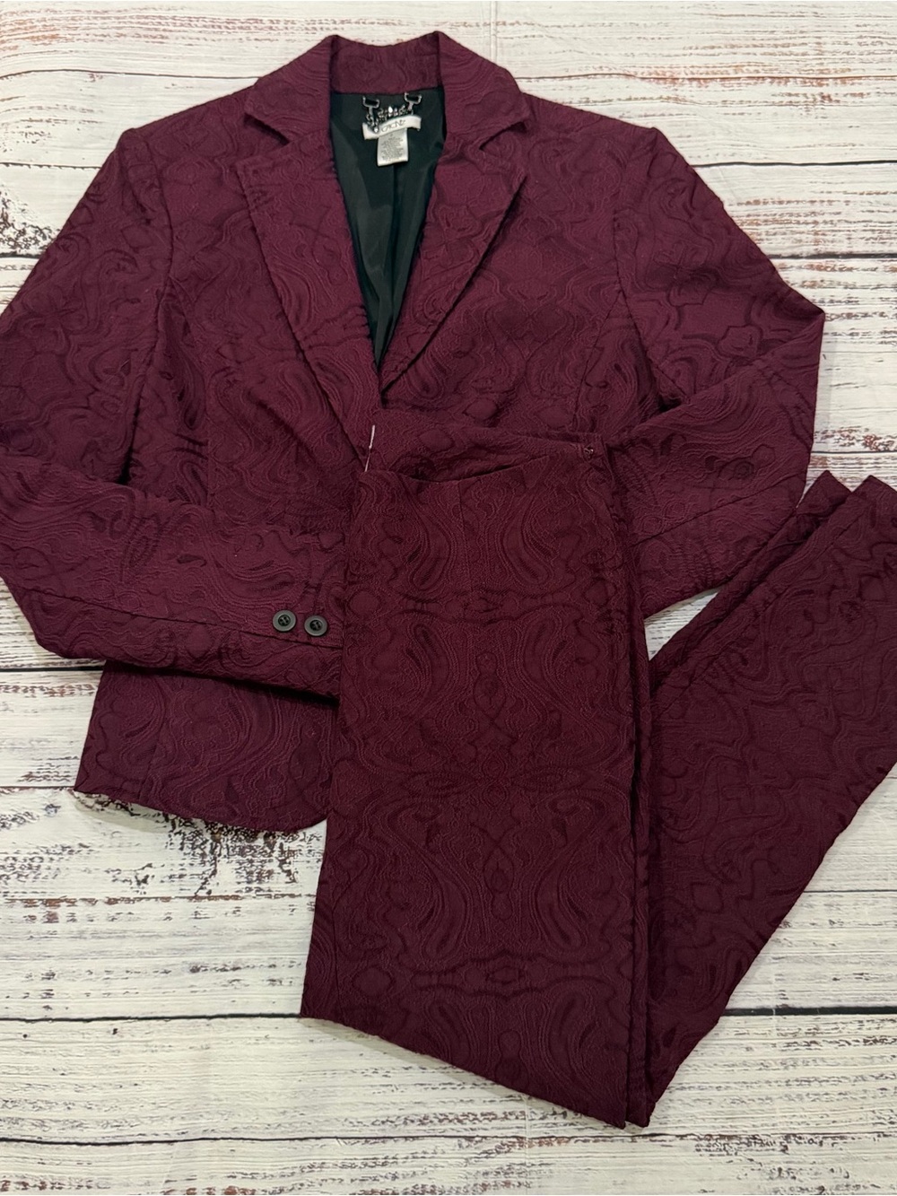 Cache maroon women’s suit size 0